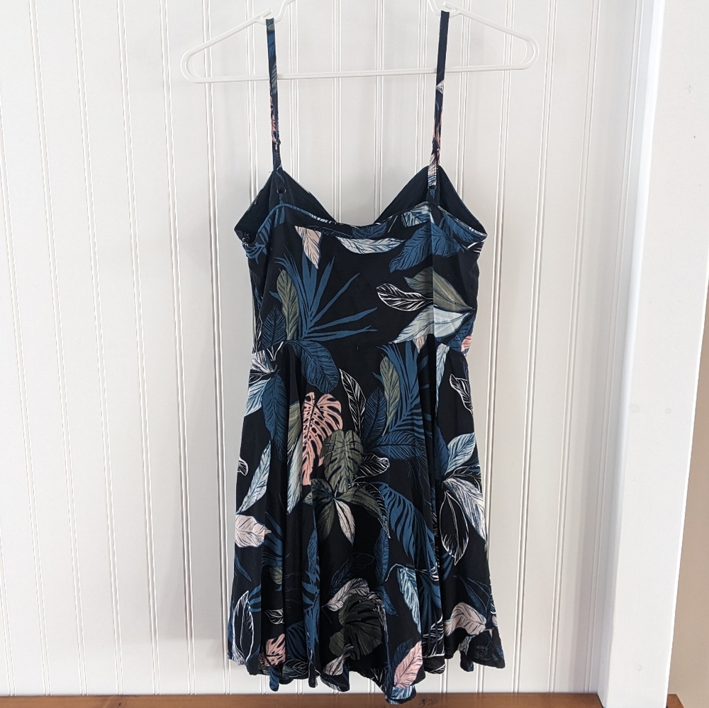 Aritzia Talula Lipinski Skater Dress | Color Palm Leaf - Picture 2 of 14